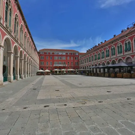 Palace Porta Argentea Luxury *