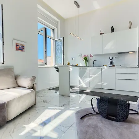 Palace Porta Argentea Luxury Apartment *